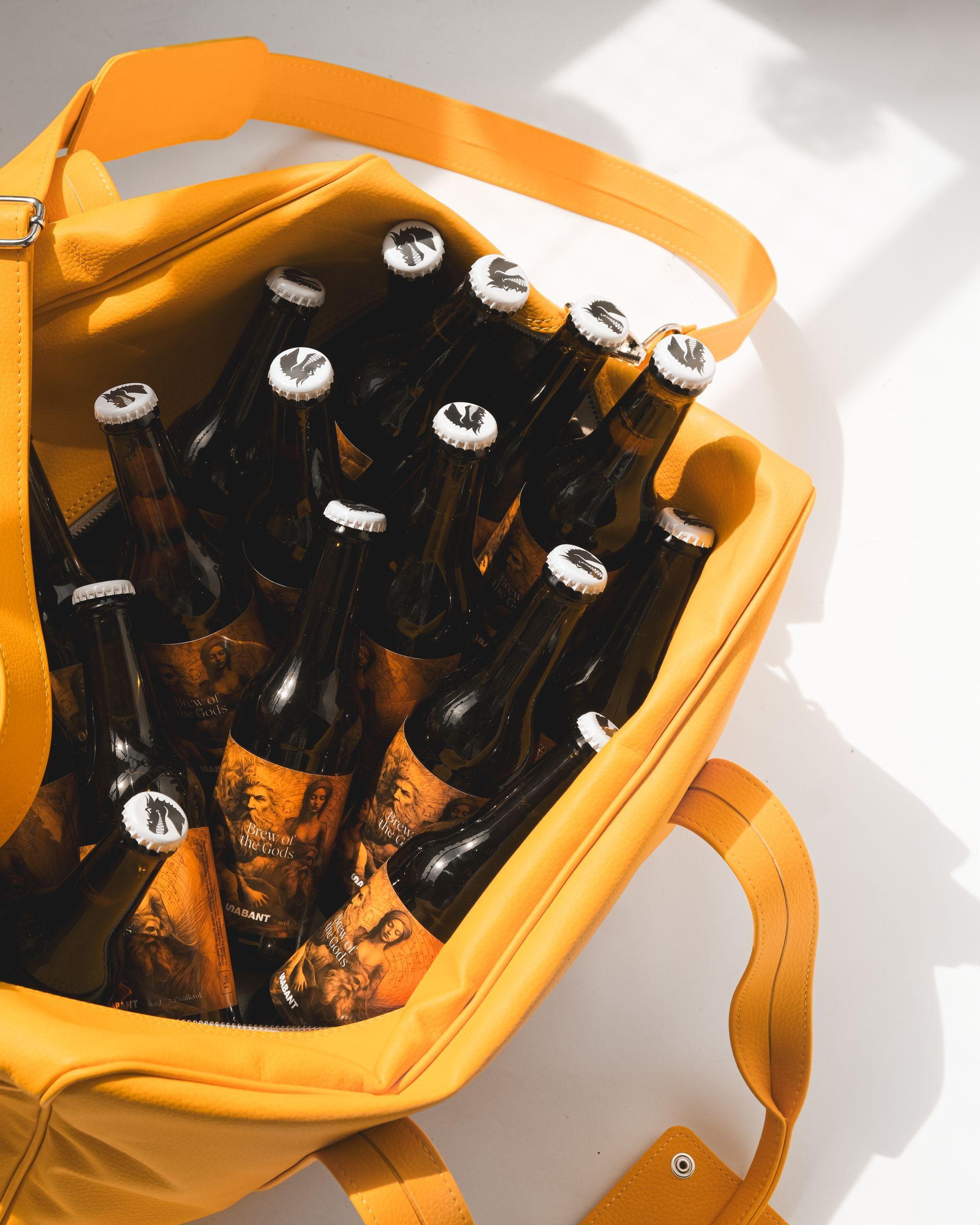 Sabant craft beers in a yellow travel bag